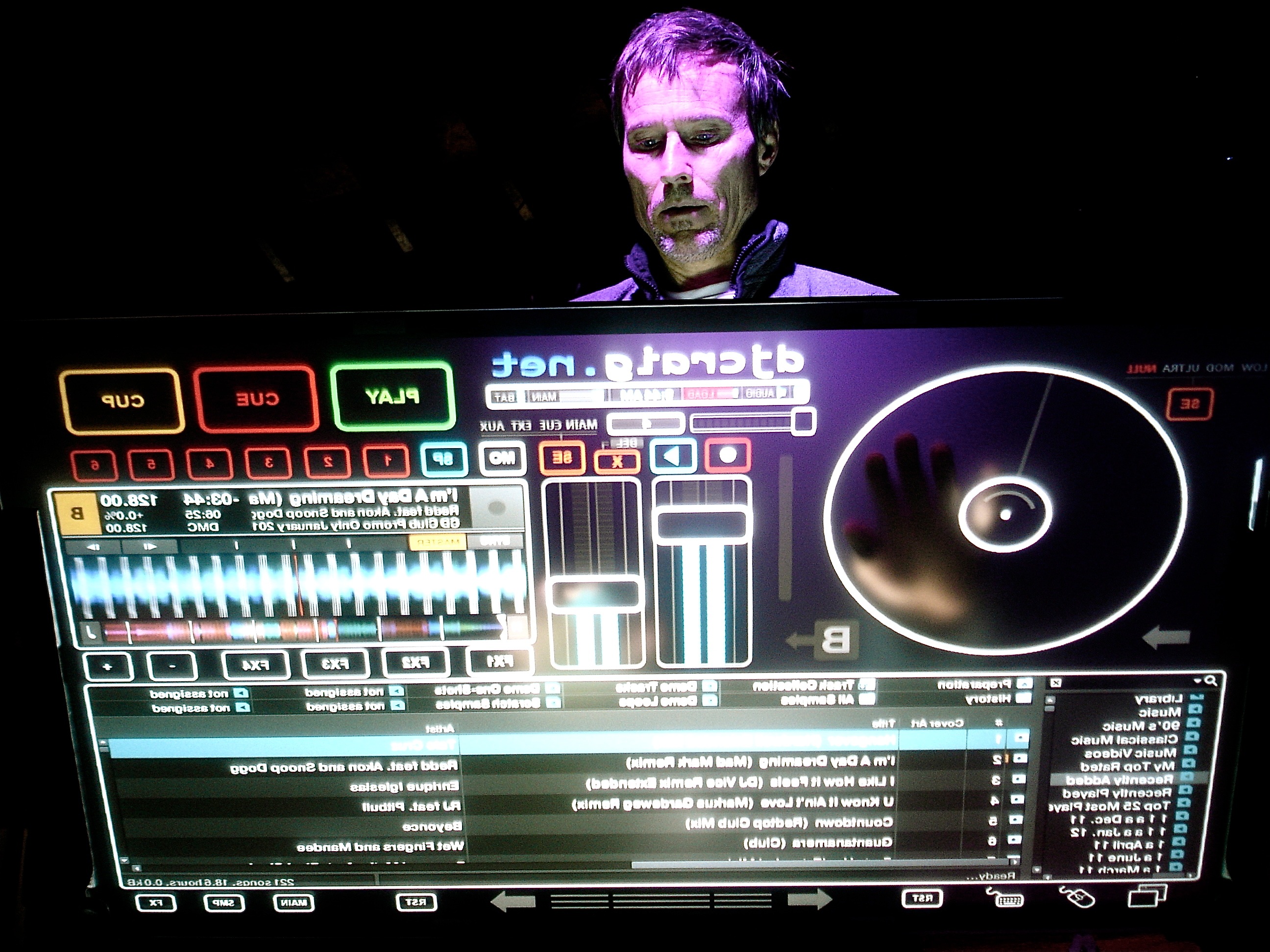 dj touchscreen